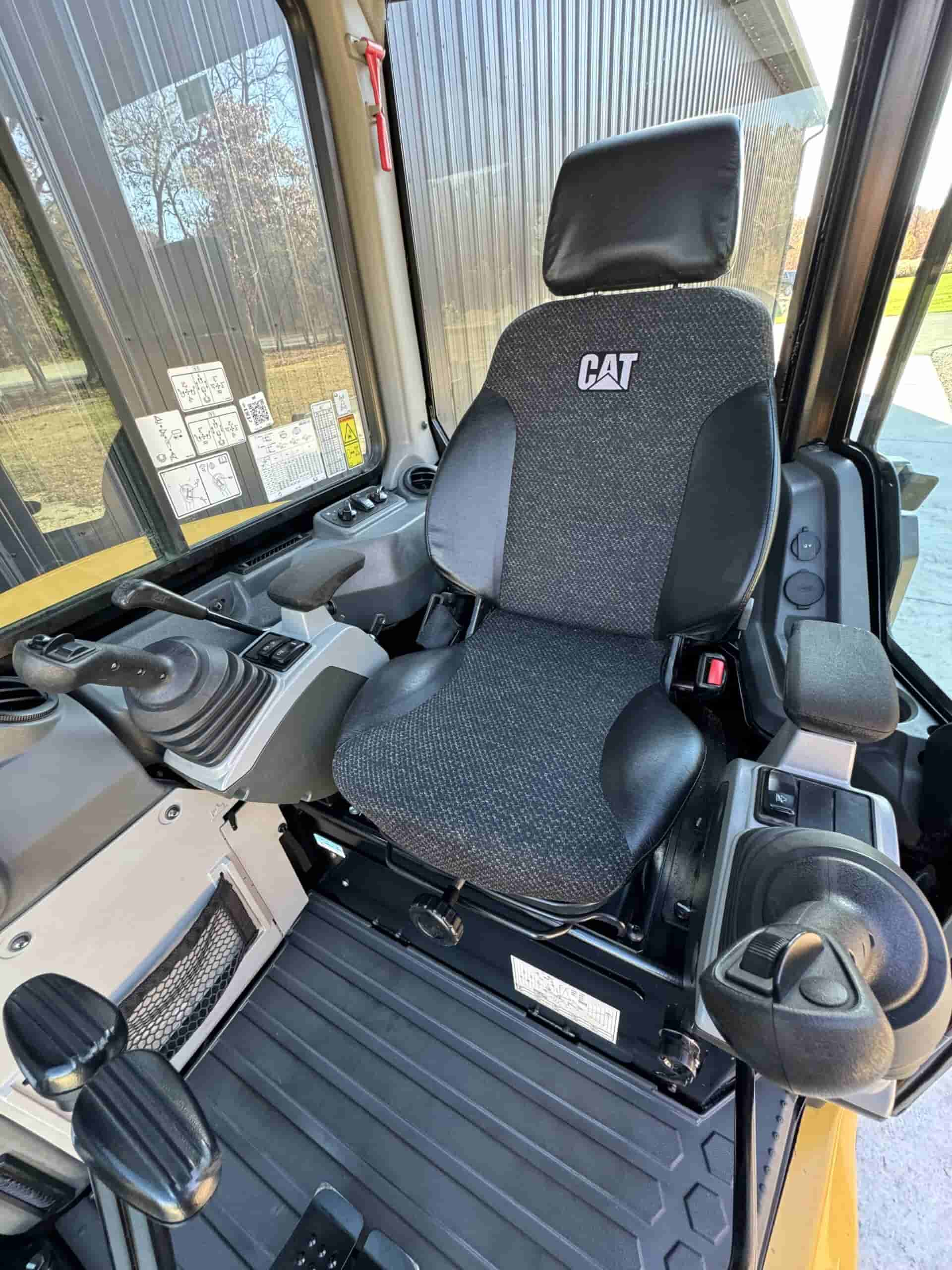 2019 CAT 303.5E2 CLEAN
